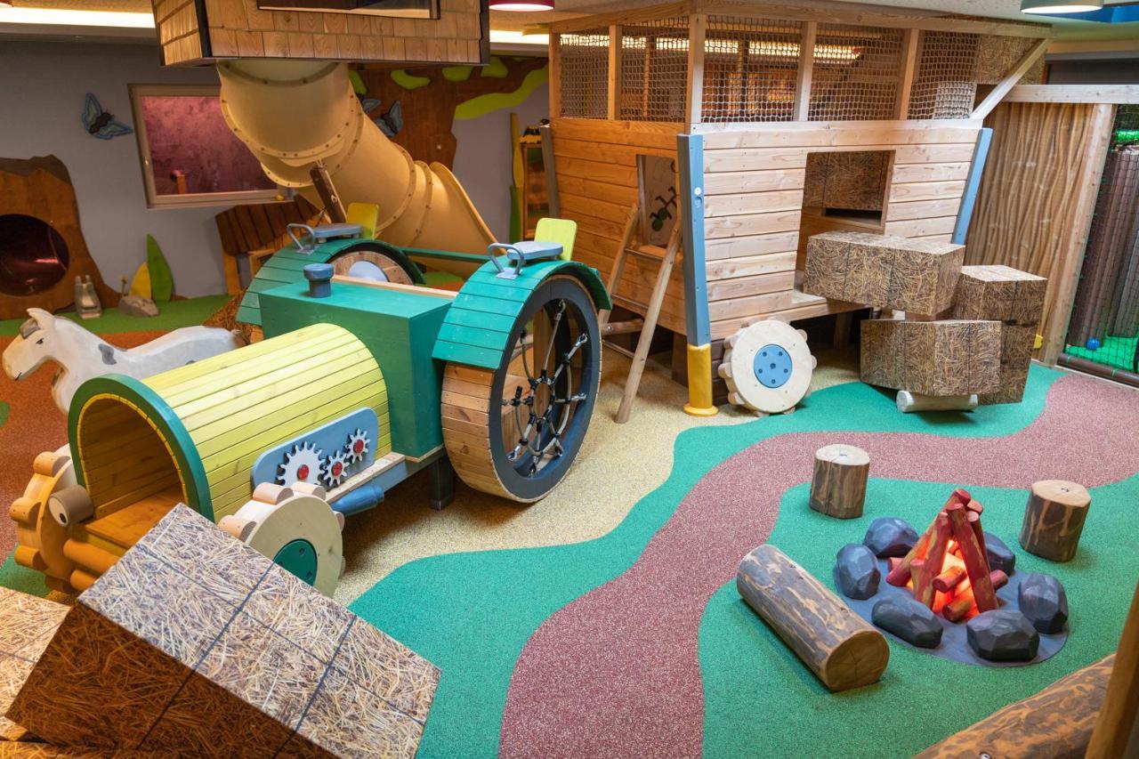 ואלס Familienhotel Huber מראה חיצוני תמונה