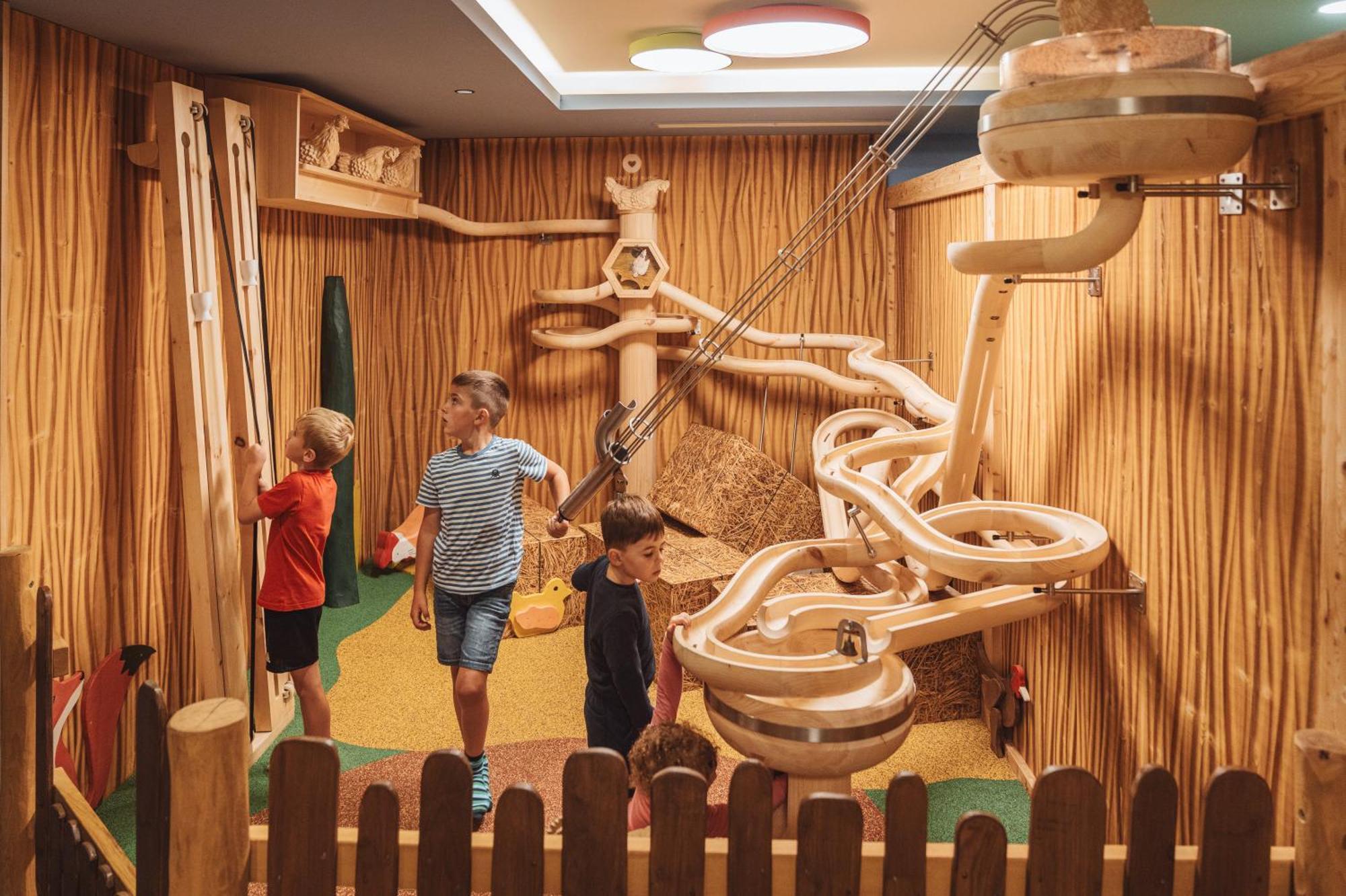 ואלס Familienhotel Huber מראה חיצוני תמונה